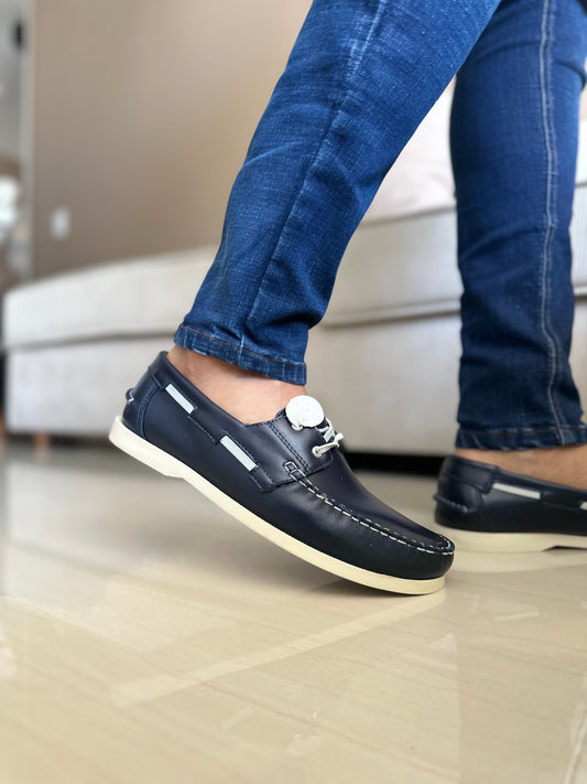 MOCASINES EN CUERO LISO AZUL X BLANCO HOMBRE REF: ANDREW 732