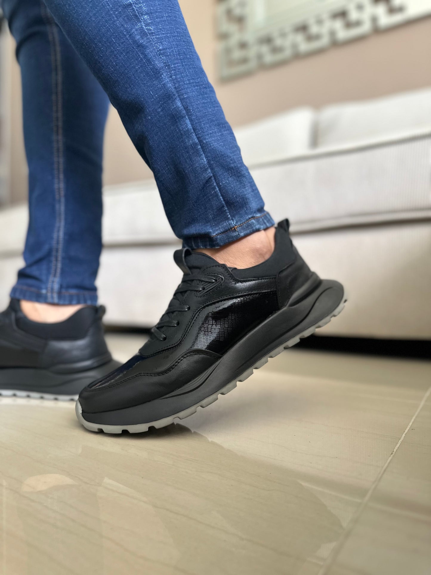 TENIS PARA HOMBRE EN CUERO NEGRO | REF VALMONTI