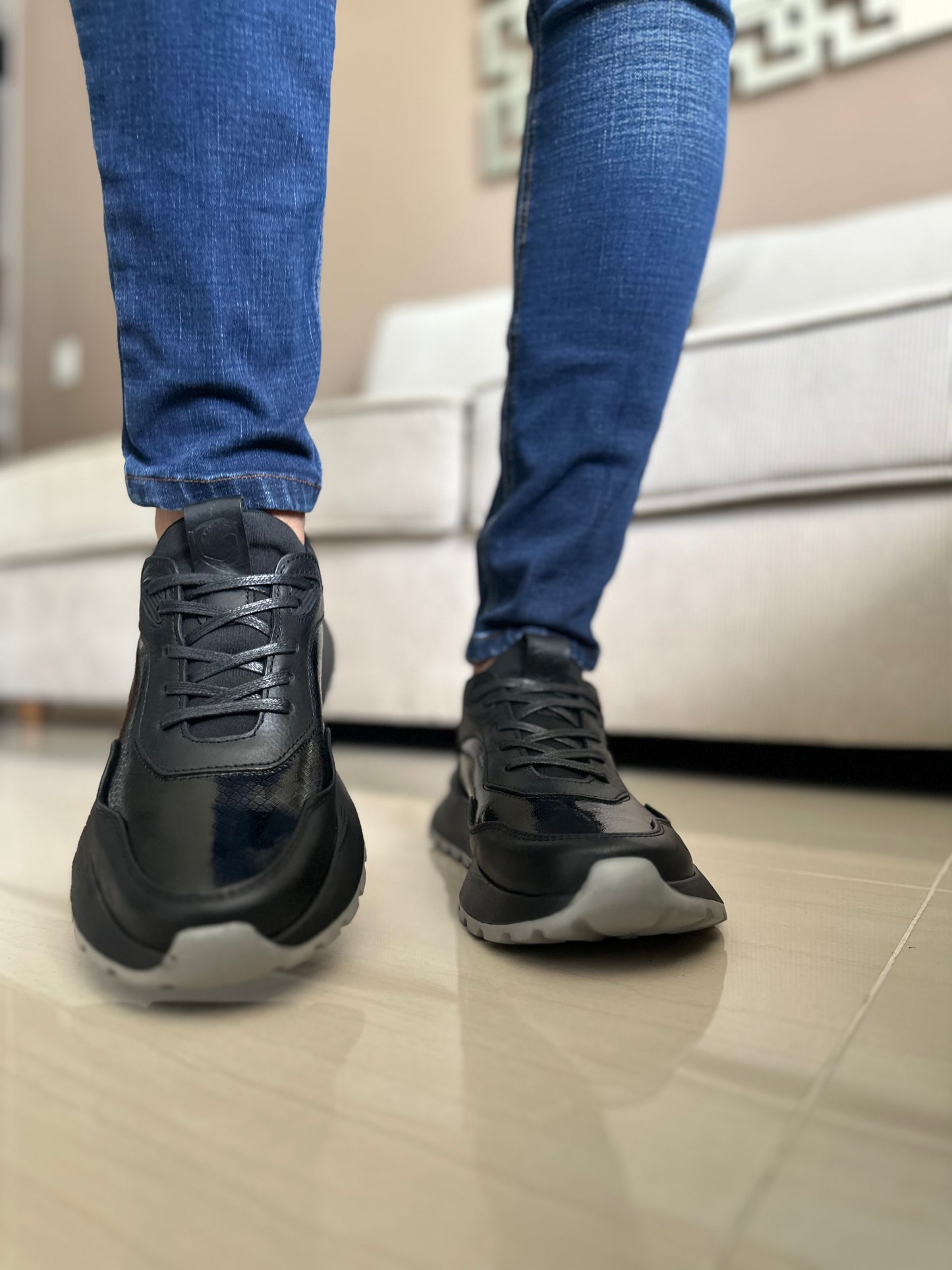 TENIS PARA HOMBRE EN CUERO NEGRO | REF VALMONTI