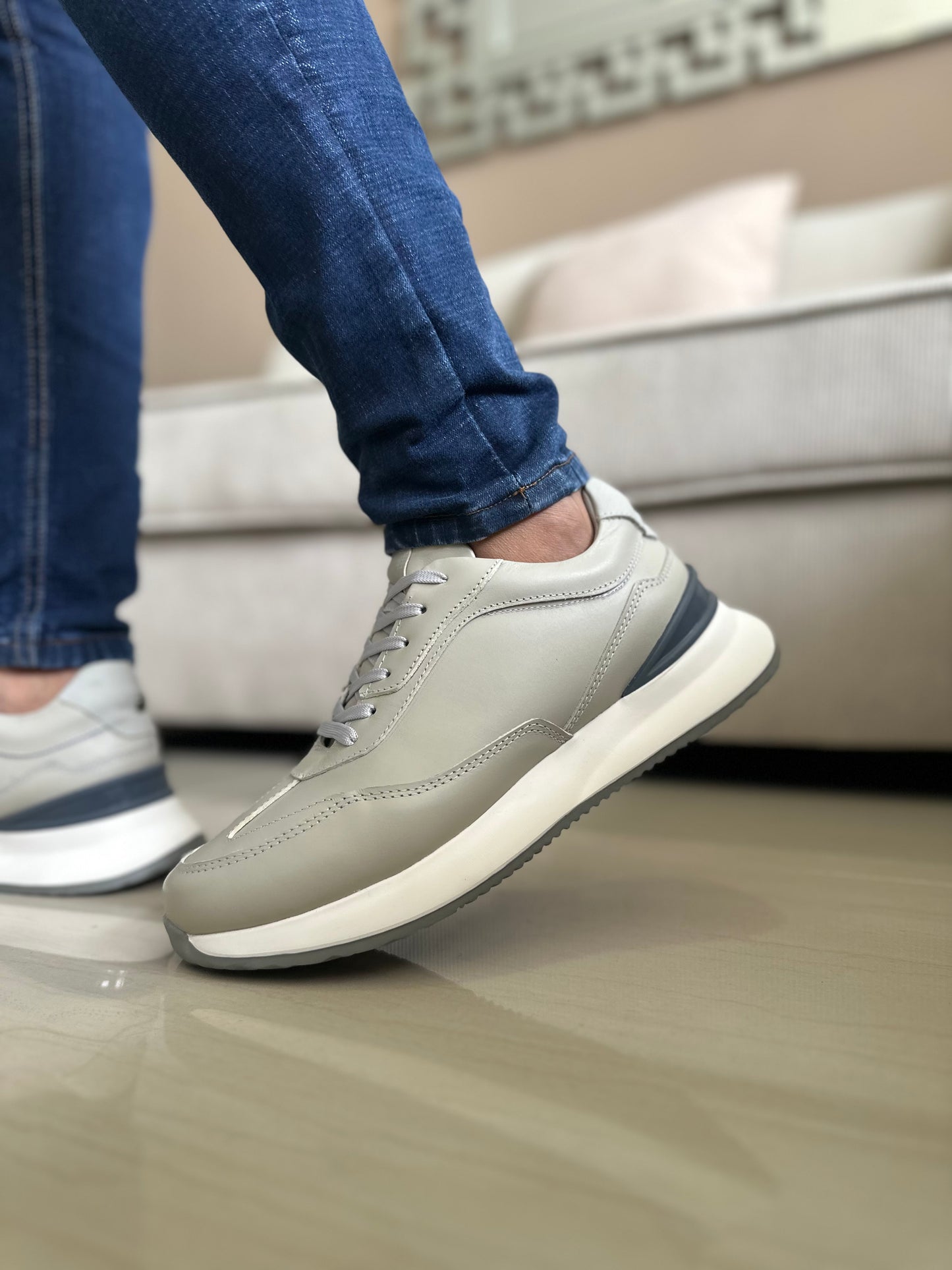 SNEAKER CUERO GRIS PARA HOMBRE | REF KARNAK