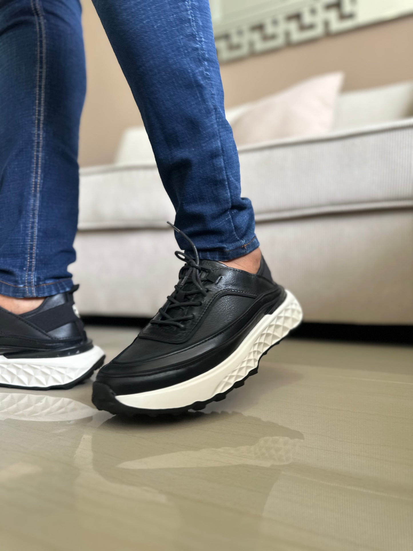 TENIS PARA HOMBRE EN CUERO NEGRO | REF KATMANDU 3309