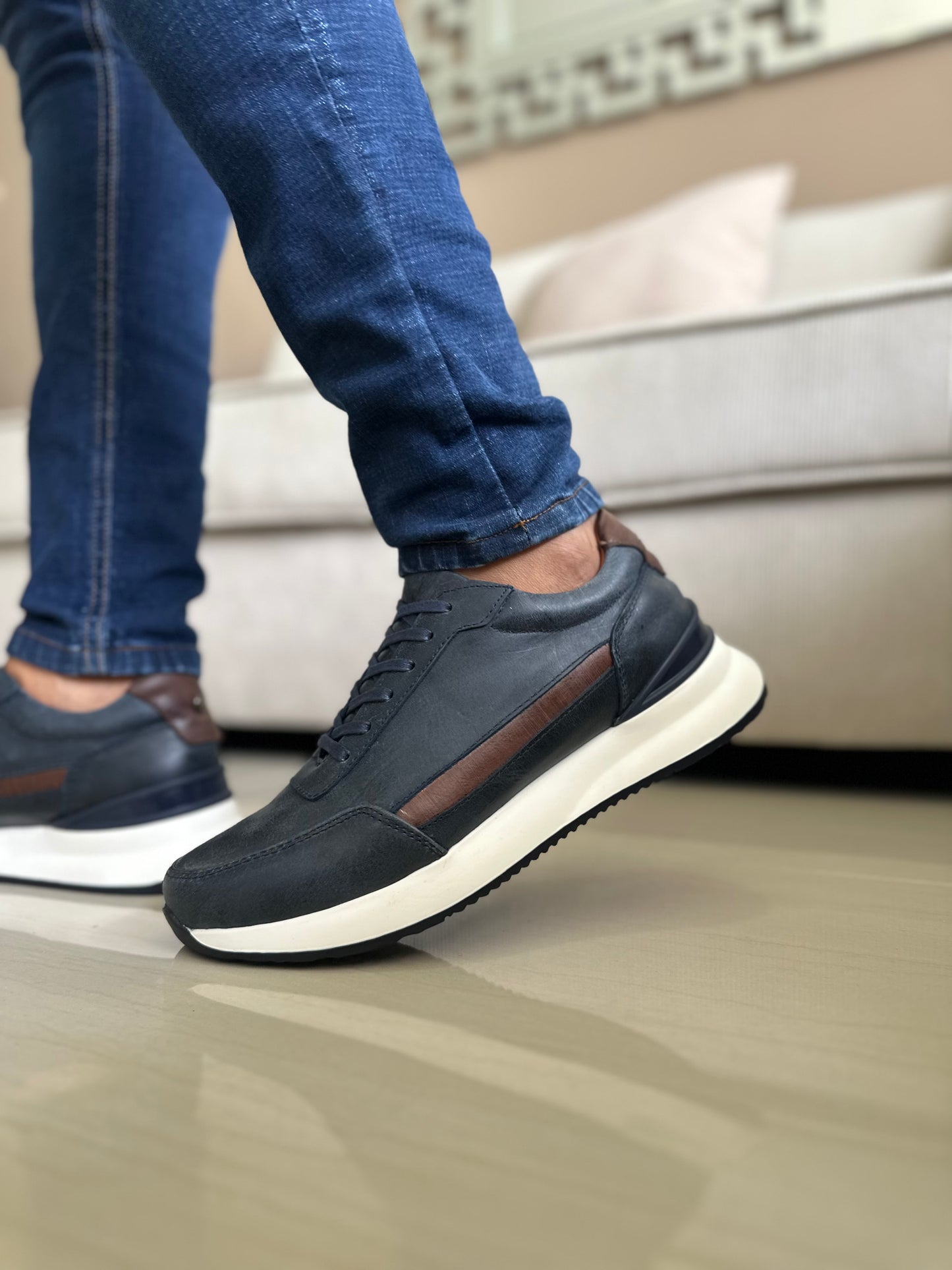 TENIS PARA HOMBRE EN CUERO AZUL X COÑAC | REF BELMORE