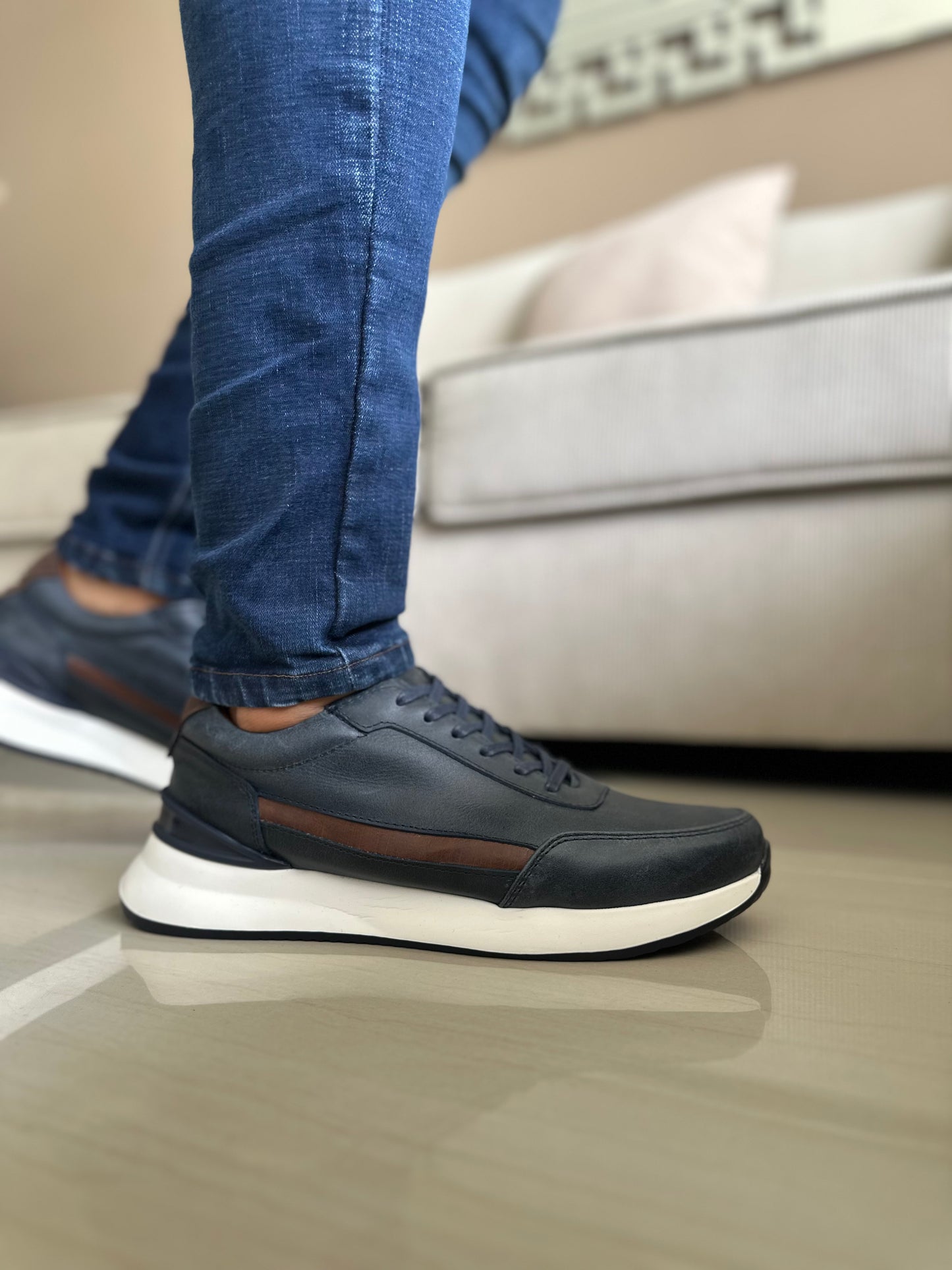 TENIS PARA HOMBRE EN CUERO AZUL X COÑAC | REF BELMORE