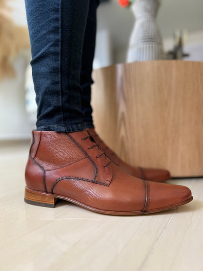 BOTIN ELEGANTE FRANCISCO EN CUERO COÑAC PARA HOMBRE| REF: LUZ4015