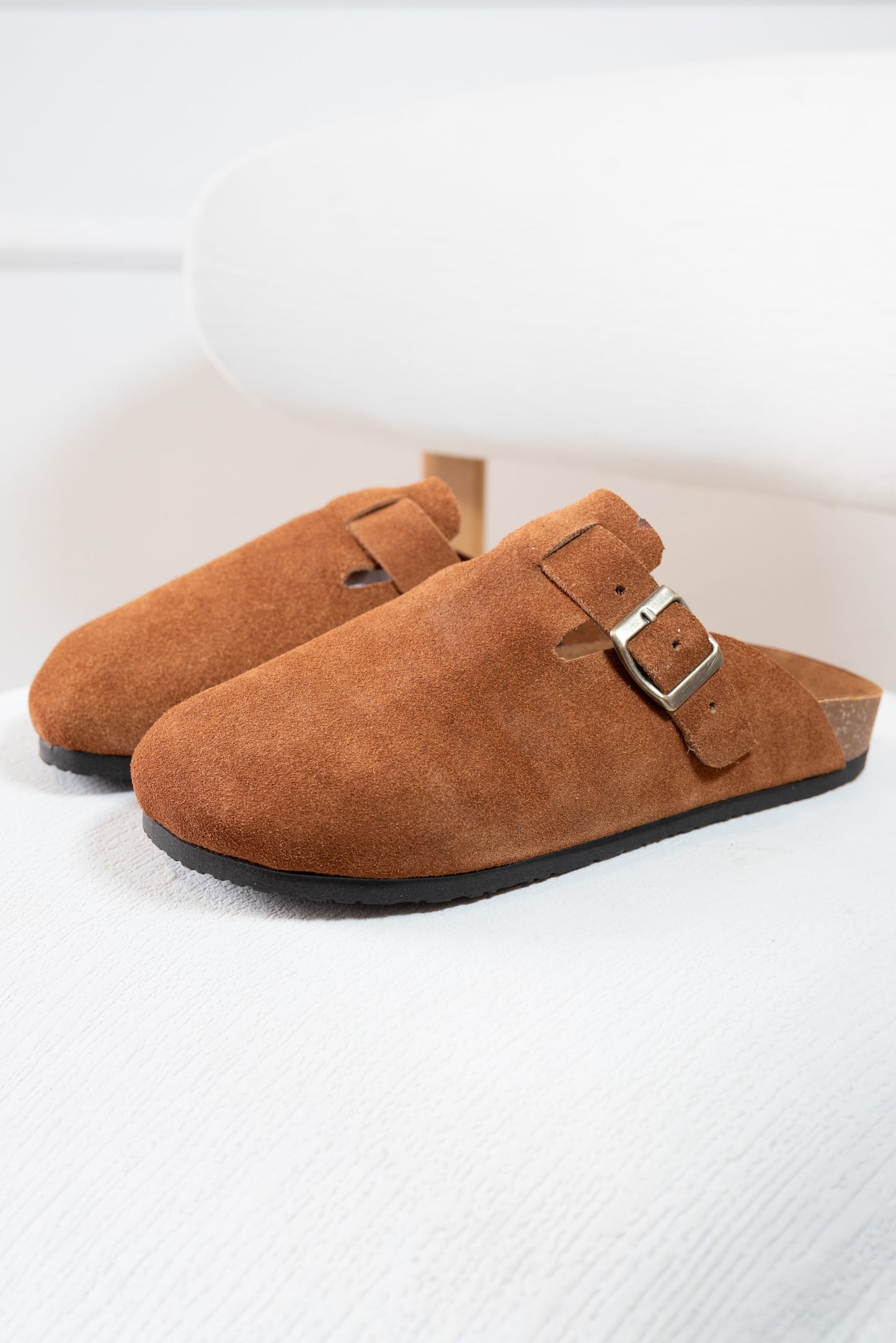 ZUECO PARA HOMBRE EN CUERO CARNAZA LADRILLO | REF: RAVELLO 77