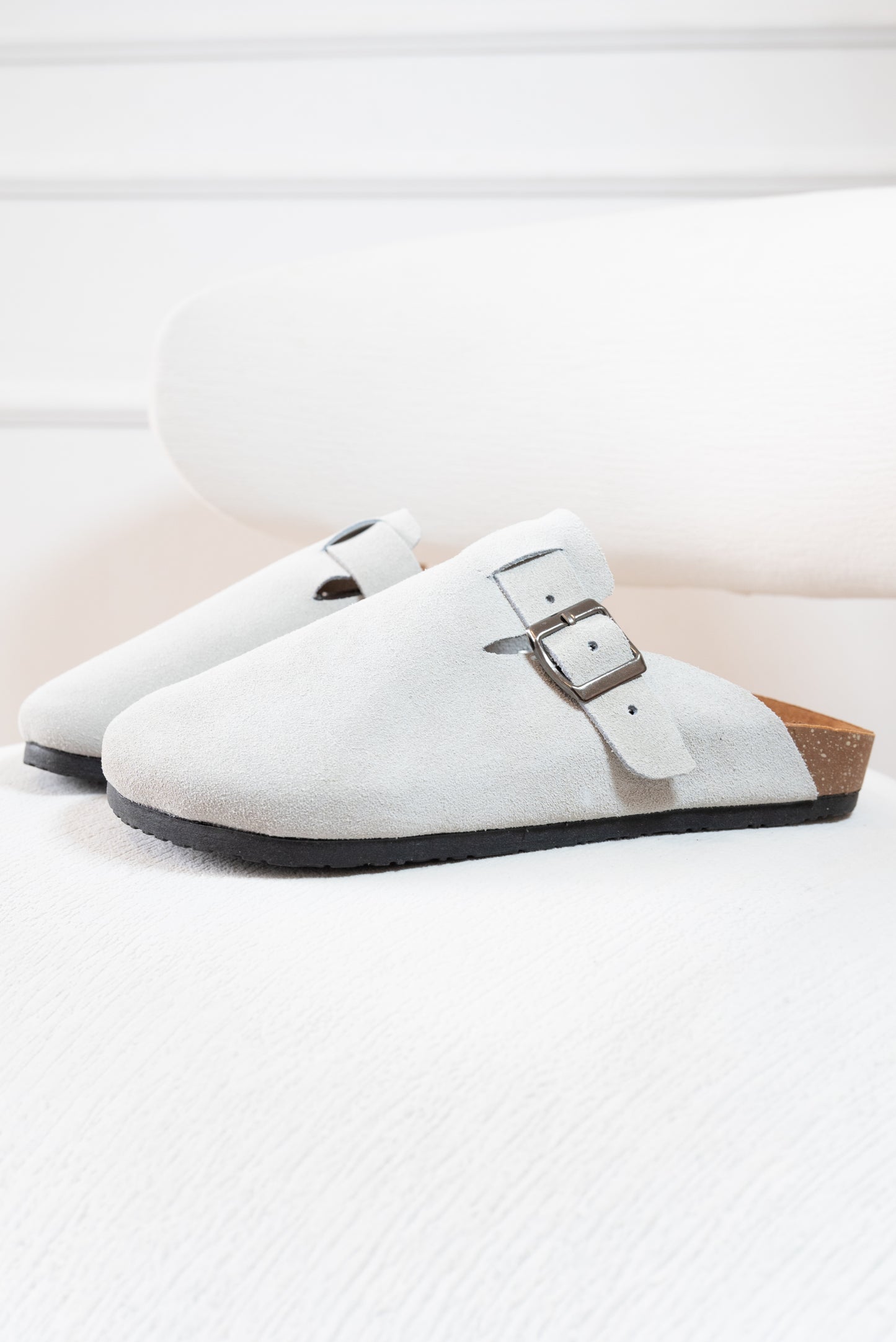 ZUECO PARA HOMBRE EN CUERO CARNAZA HUESO | REF: RAVELLO 77