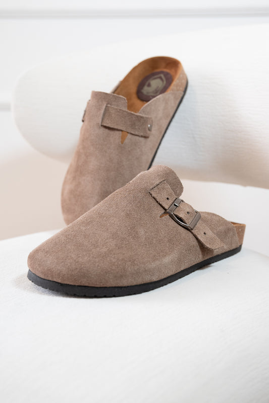 ZUECO PARA HOMBRE EN CUERO CARNAZA ARENA | REF: RAVELLO 77