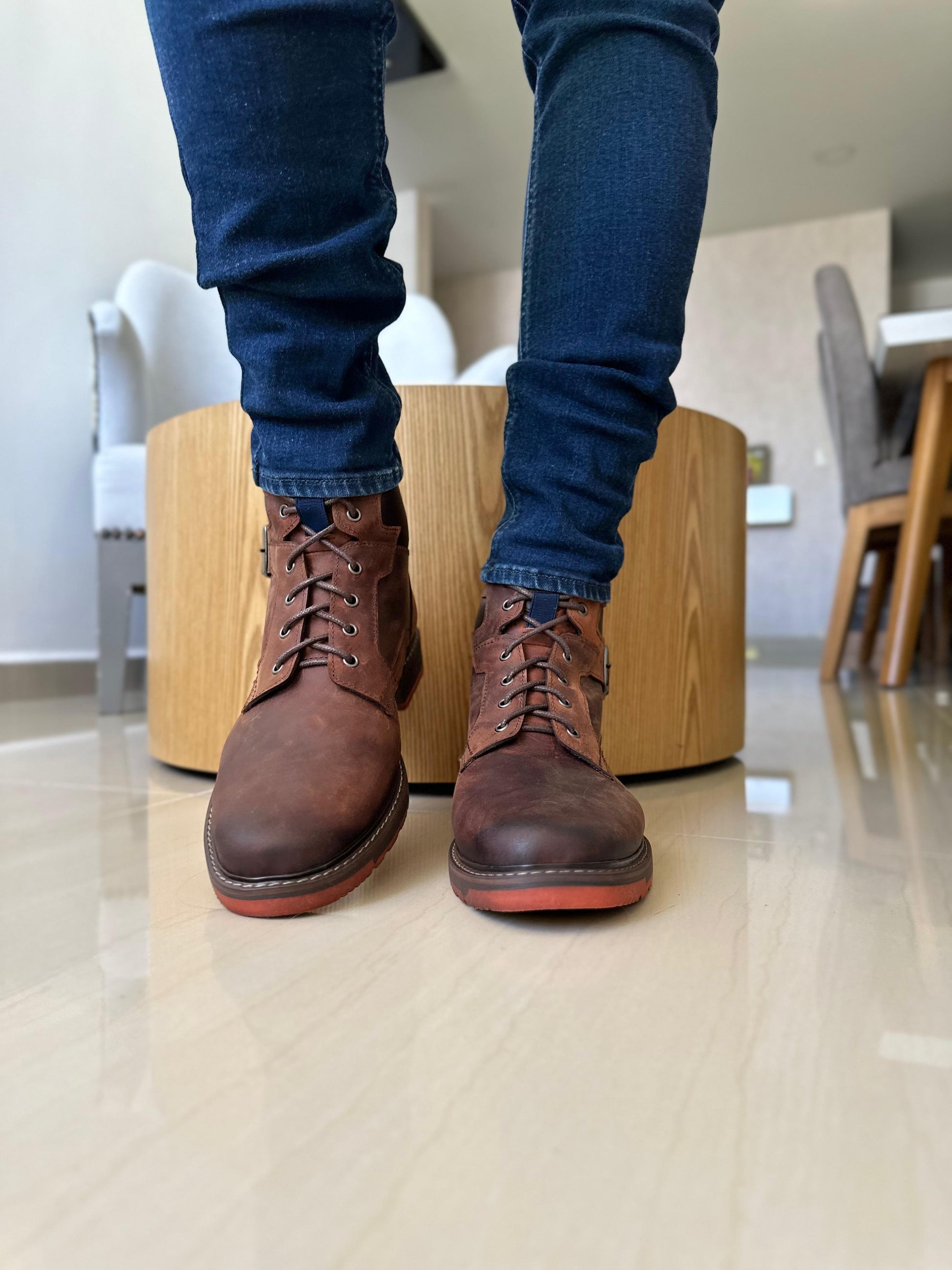 BOTAS PARA HOMBRE EN CUERO ENCERADO /DAVIDSON COÑAC NOBUCK REF