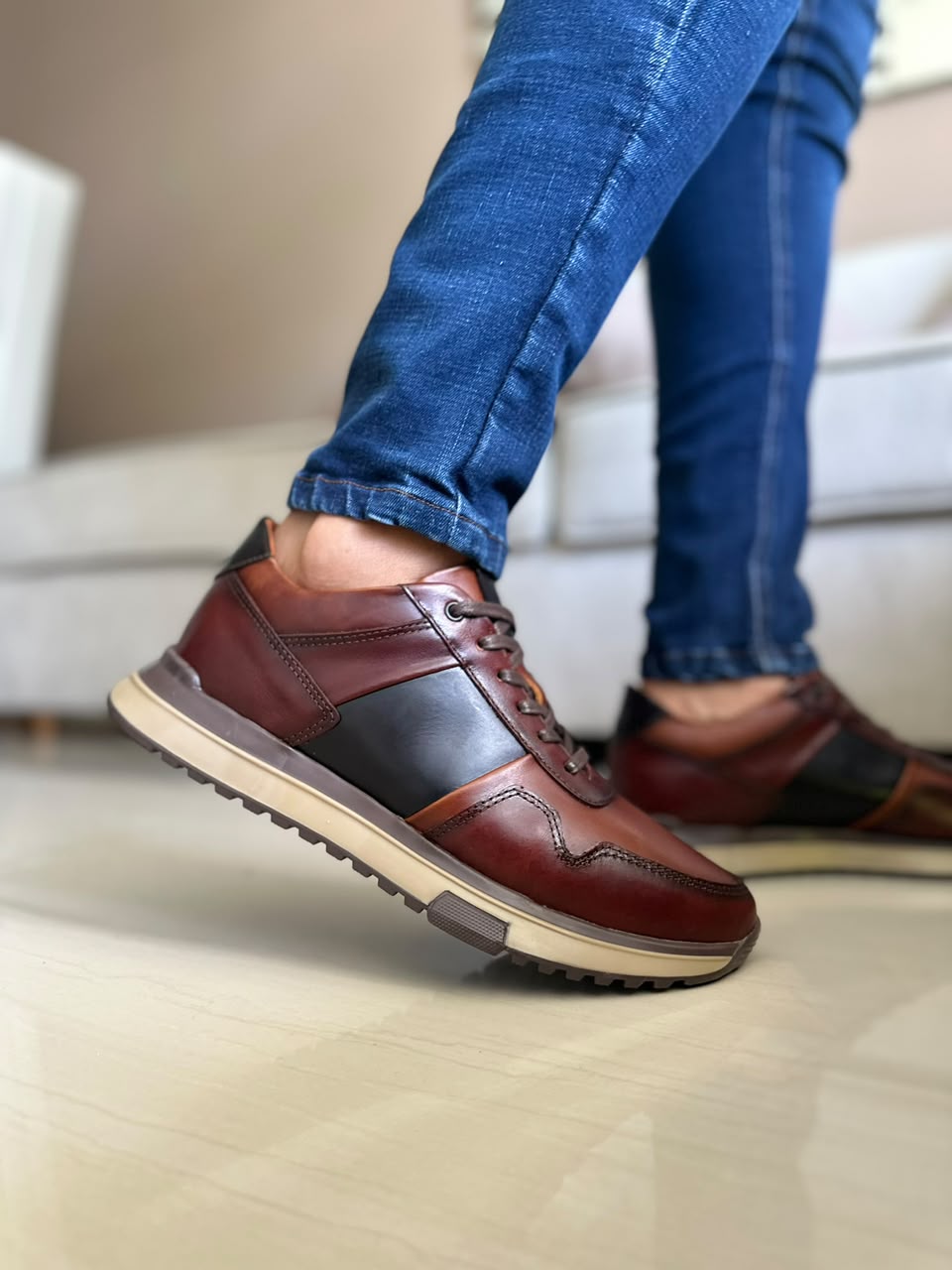 SNEAKERS EN CUERO COÑAC X NEGRO TR PARA HOMBRE| REF CRACOVIA