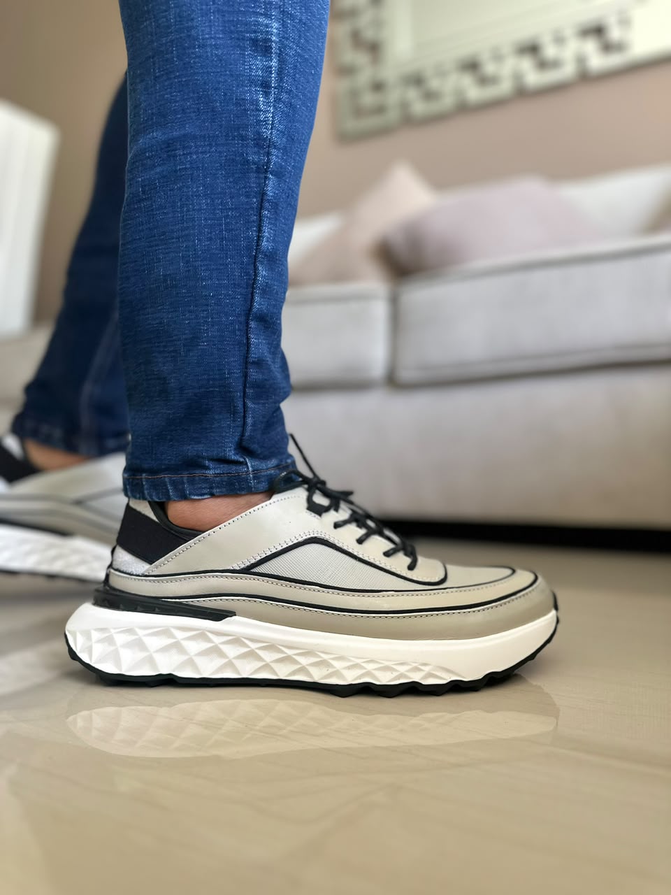 TENIS PARA HOMBRE EN CUERO GRIS PASTEL | REF KATMANDU 3309