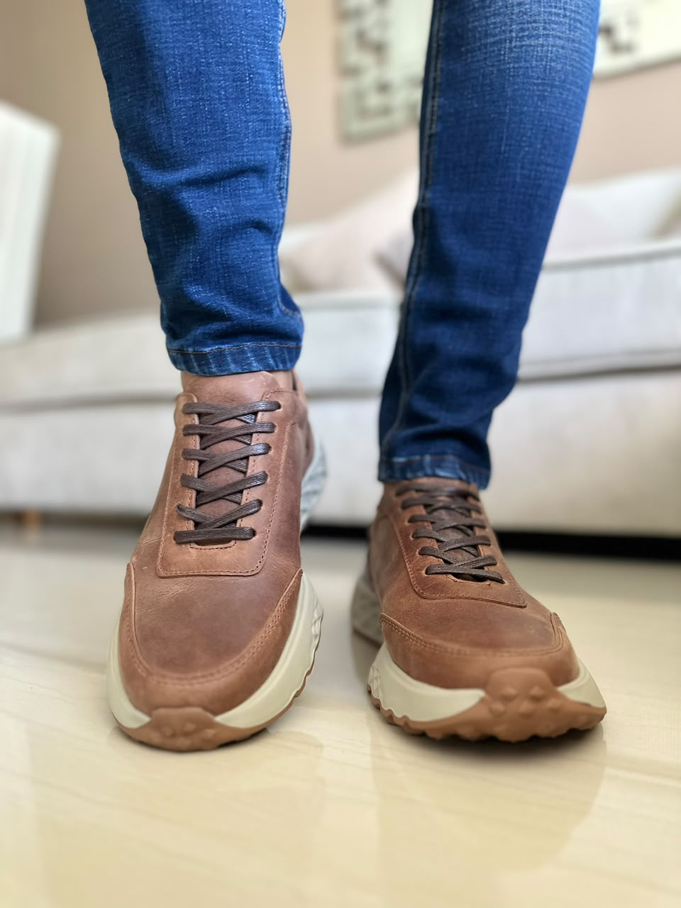 TENIS PARA HOMBRE EN CUERO CREMA X CAFE | REF BELMORE