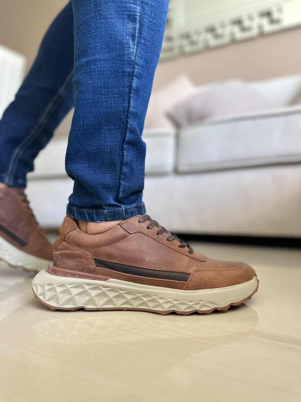 TENIS PARA HOMBRE EN CUERO CREMA X CAFE | REF BELMORE