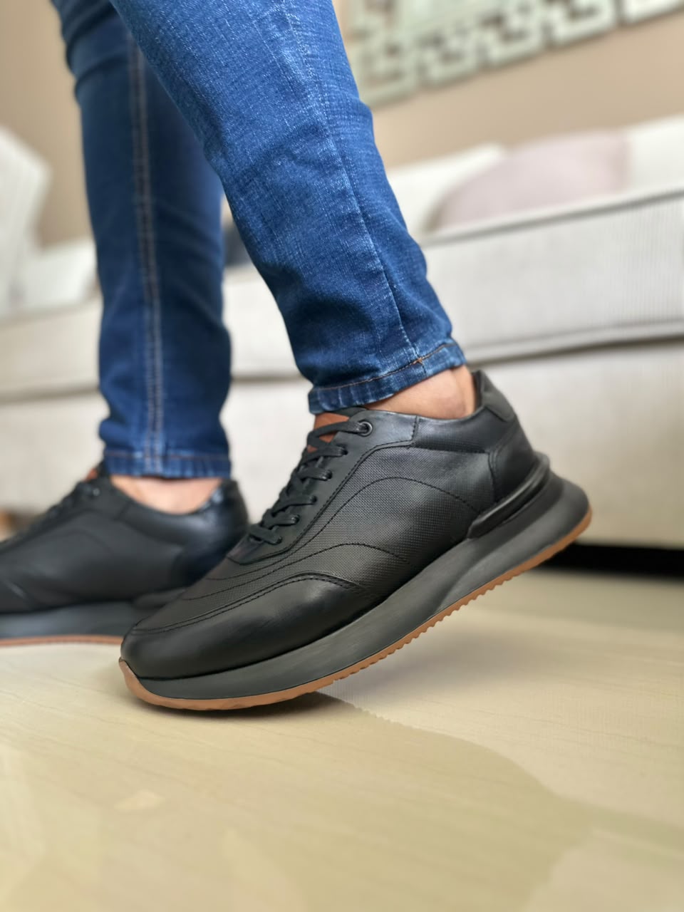 TENIS PARA HOMBRE EN CUERO NEGRO X CREMA | REF PARIS