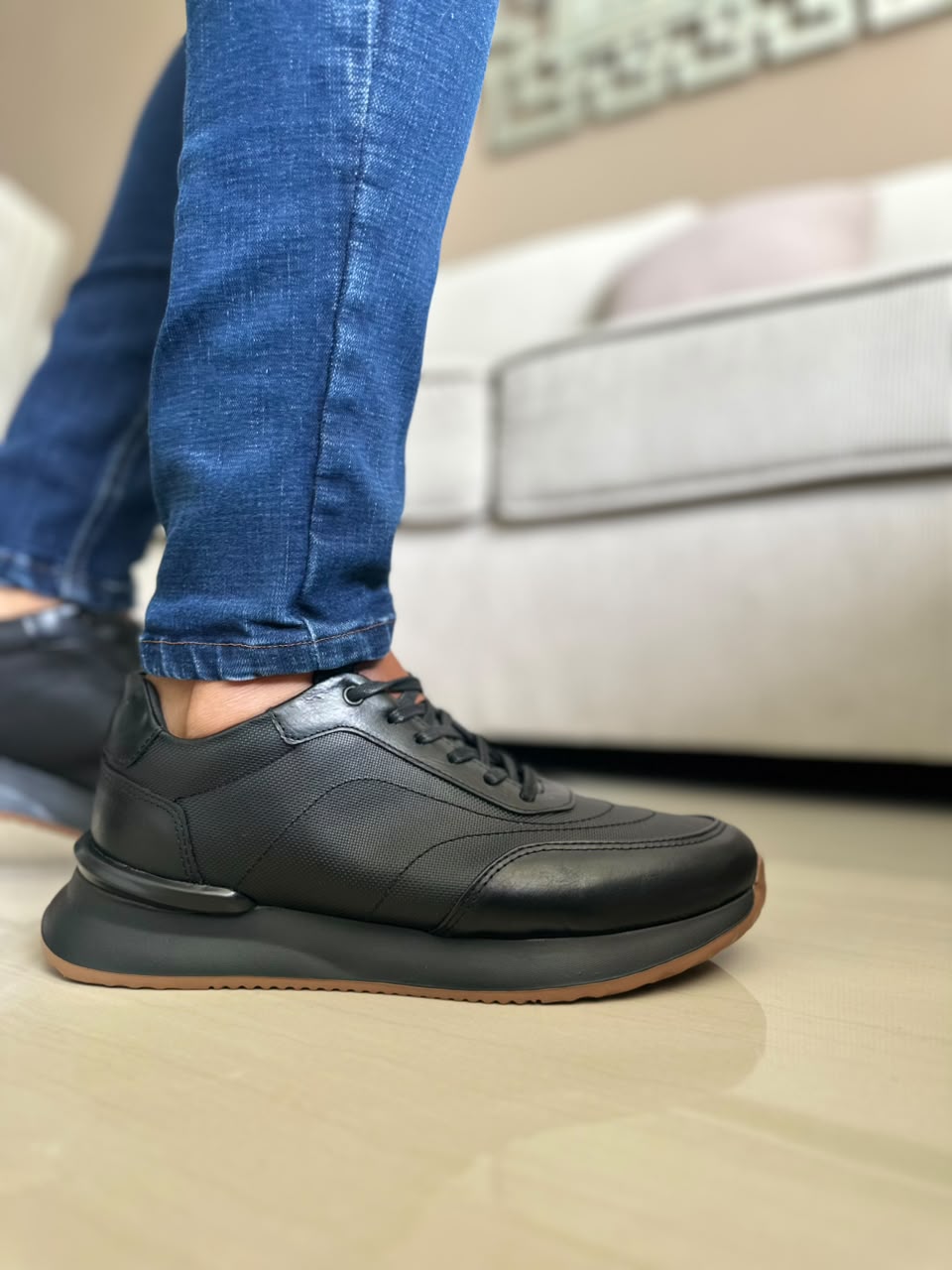 TENIS PARA HOMBRE EN CUERO NEGRO X CREMA | REF PARIS