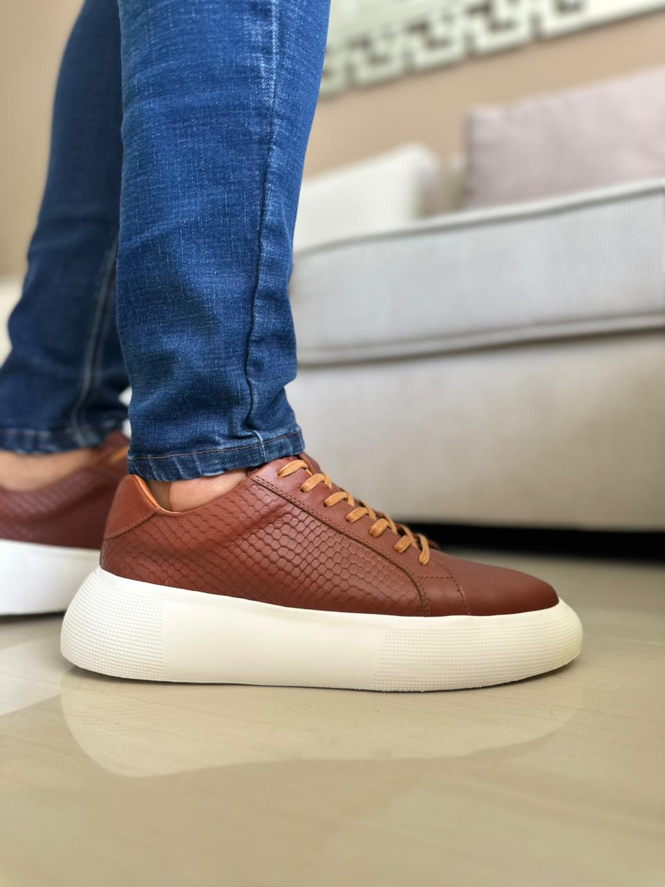 SNEAKER PLANO EN CUERO MIEL | REF DAMASCO