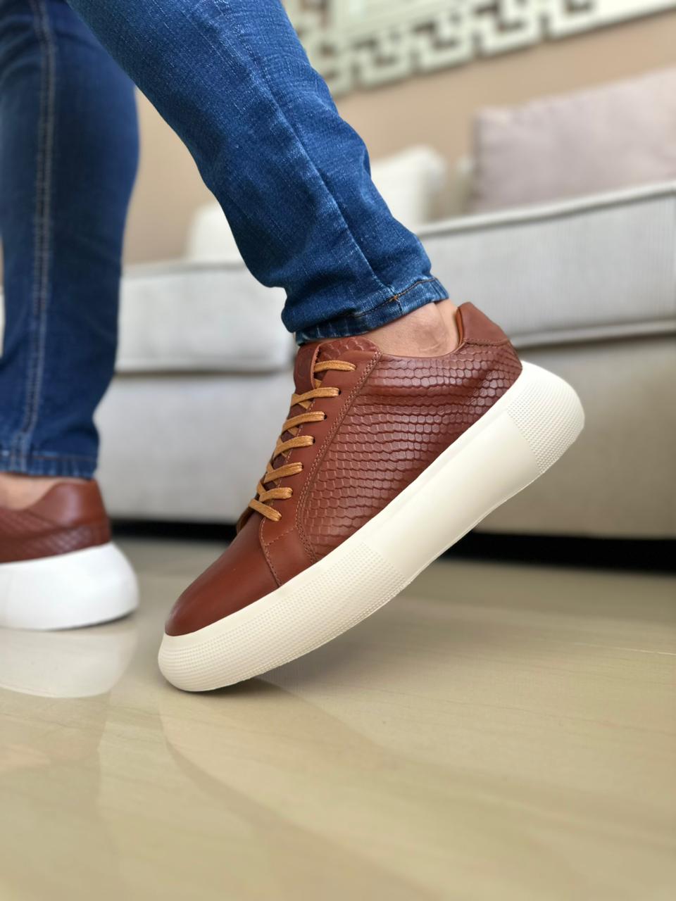SNEAKER PLANO EN CUERO MIEL | REF DAMASCO