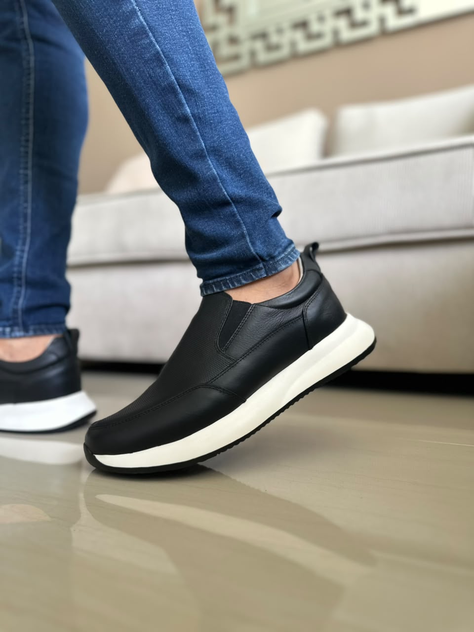 MOCASIN PARA HOMBRE EN CUERO NEGRO | REF ALMADA