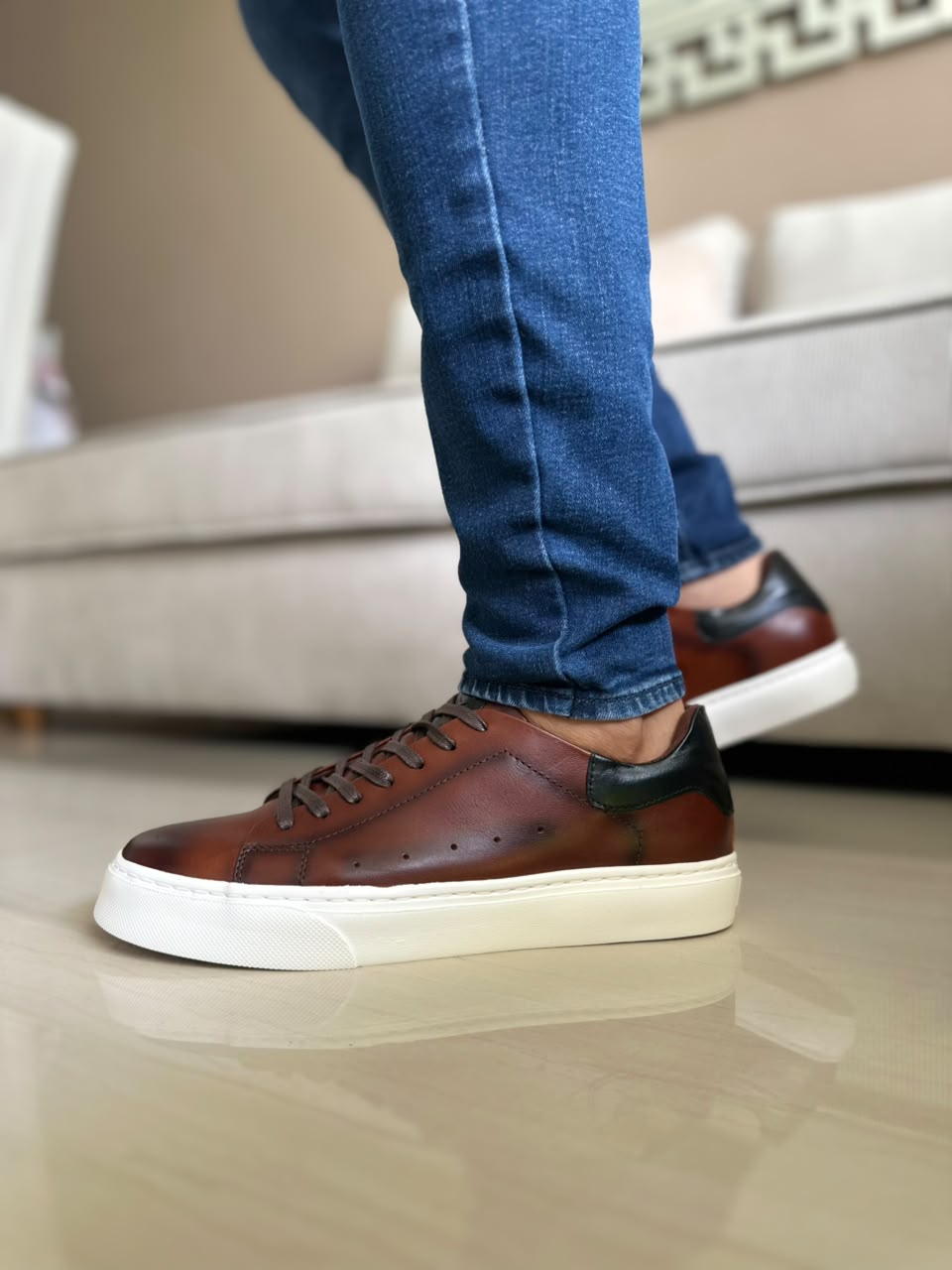 TENIS PARA HOMBRE EN CUERO MIEL | REF ADELAIDA