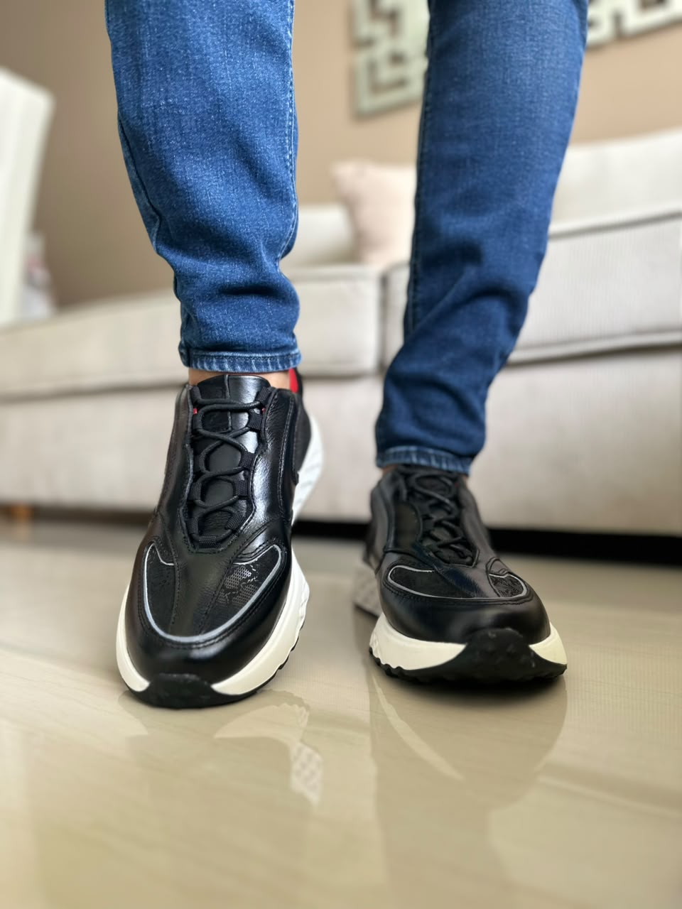 TENIS PARA HOMBRE EN CUERO NEGRO | REF SHENZHEN