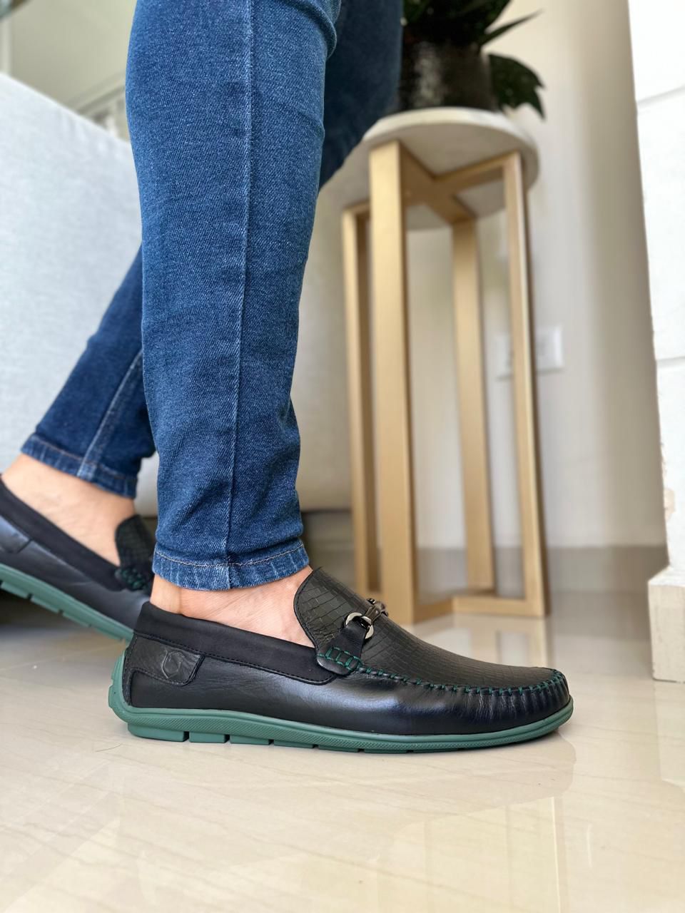 MOCASINES ERICK EN CUERO NEGRO X SUELA VERDE PARA HOMBRE / REF: