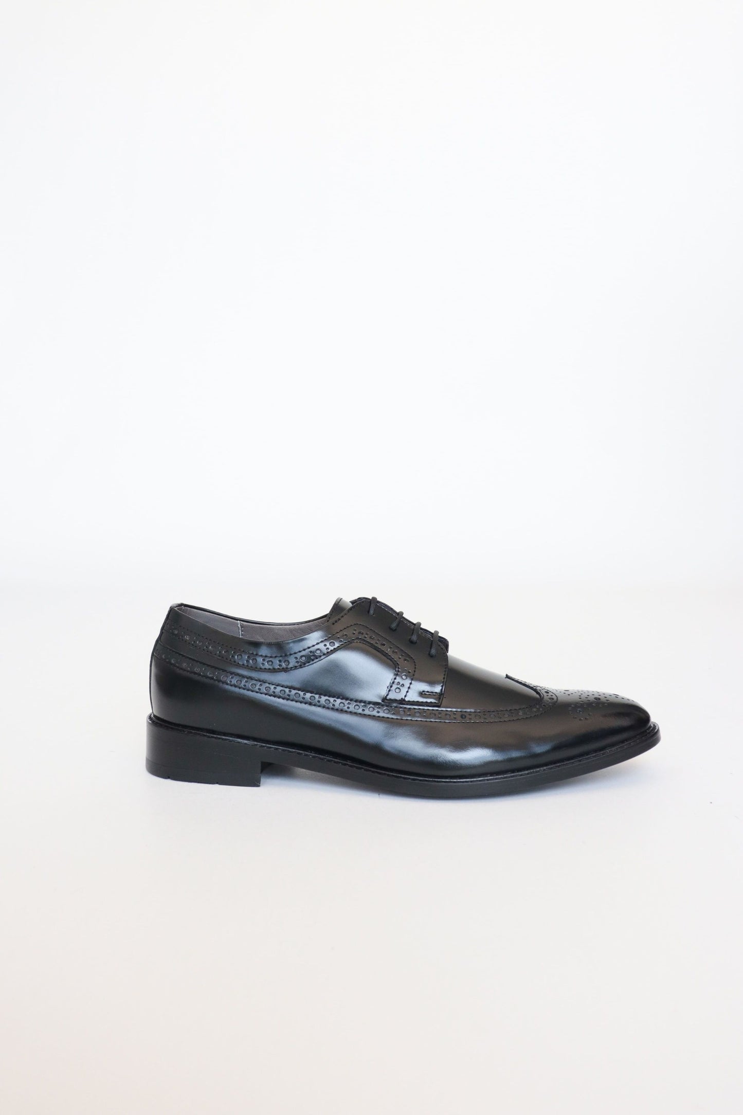 ZAPATO DERBY CRISTIAN DE CUERO NEGRO BRILLANTE PARA HOMBRE / REF:LUZ CARACAS