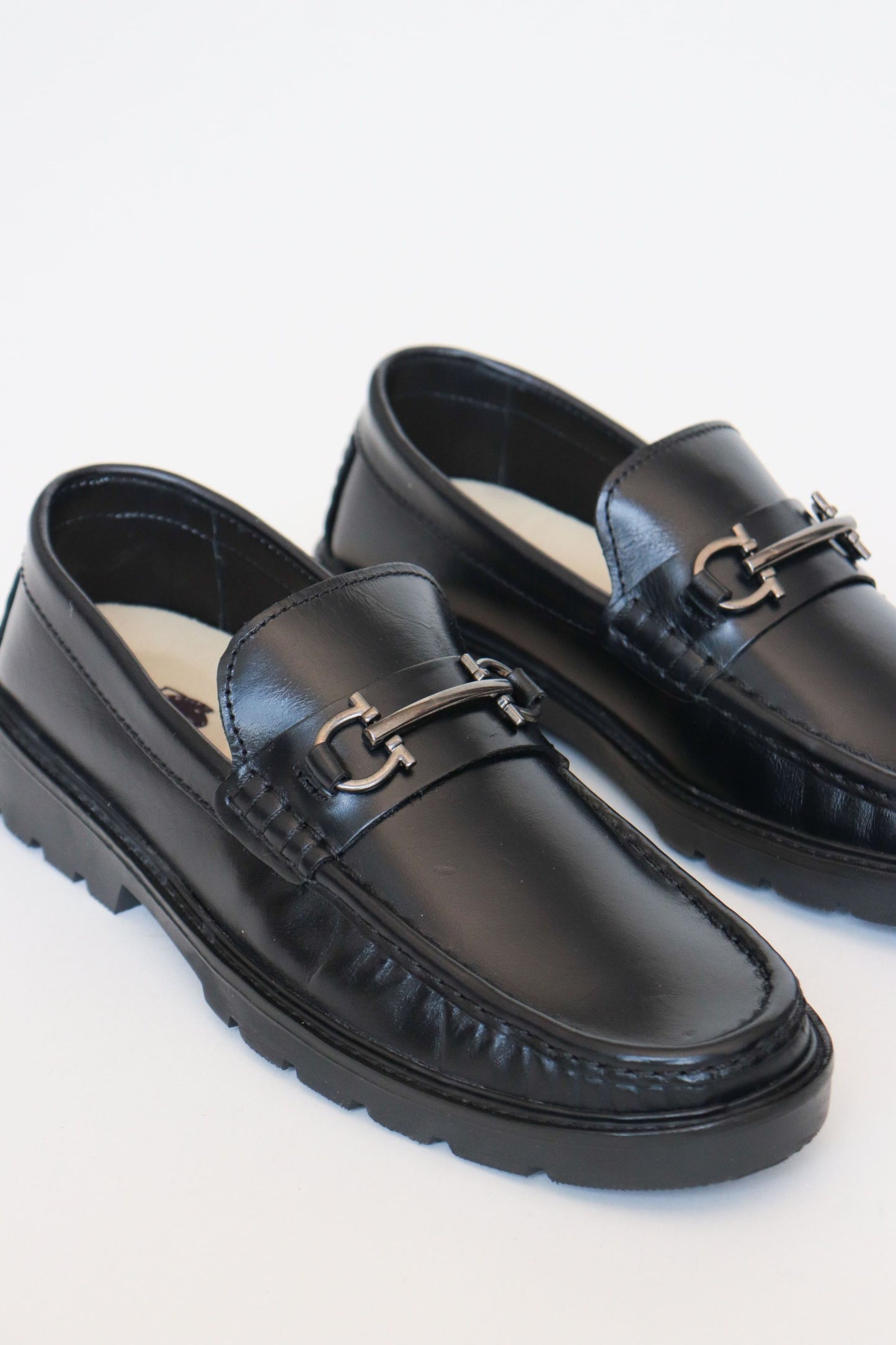 MOCASIN TIAGO PARA HOMBRE EN CUERO NEGRO / REF 663